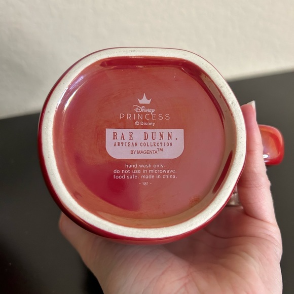 NEW DISNEY COLLECTION BY RAE DUNN SNOW WHITE RED LUSTER MUG - Picture 3 of 4